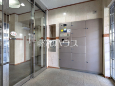 宅配ボックス　【キャッスルマンション西国立】ネット通販での荷物の受取り時に役立つ宅配ボックス！外出中でも帰宅時間を気にせず受け取れるのは便利ですね