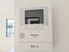 TVモニター付きインターホン訪問者がわかるTVモニター付インターホンは、お子様のお留守番にも活躍するかも？！