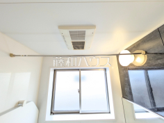 浴室換気乾燥機幼い子供がいると汚れものが多く、いつでも洗濯物を干せるのが嬉しい浴室換気乾燥機！