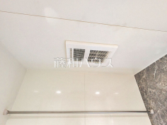 浴室乾燥機(浴室内上部)雨の日の強い味方！浴室換気乾燥機付きユニットバスで洗濯物が乾かせます