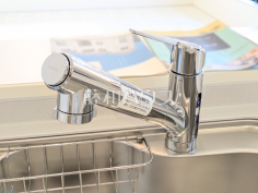 浄水器一体型水栓　【新座市栗原１丁目】いつでもおいしいお水が飲める浄水器一体型水栓も完備 
