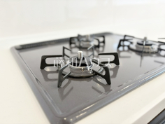 3号棟　コンロ・グリル　【世田谷区北烏山９丁目】フラットな表面で汚れも拭きとりやすく、お掃除が簡単な3口ガラストップコンロ