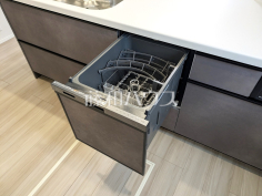 ２号棟　食器洗浄乾燥機　【武蔵村山市伊奈平６丁目】 後片付けの手間を削減し、趣味の時間や家族との時間を増やせる食器洗い乾燥機を標準装備 