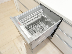 食器洗浄乾燥機　【志木市柏町２丁目】 後片付けの手間を削減し、趣味の時間や家族との時間を増やせる食器洗い乾燥機を標準装備 