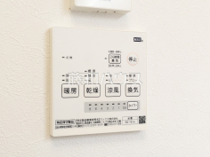 浴室乾燥機リモコン　【志木市柏町２丁目】雨天時の洗濯物や浴室内のカビ防止としても活躍する浴室換気乾燥機