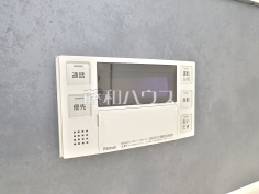 1号棟　給湯器リモコン　【西東京市新町５丁目】自動お湯張りや追いだき機能など、充実したバスタイムをサポートする設備が整っています。温度調節もボタンひとつで簡単です。