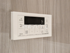 給湯スイッチ　【シャルマンコーポ第3朝霞】追焚き機能付きなので、生活時間の違う家族に便利です。
