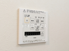 浴室換気乾燥機リモコン　【シティヴェールふじみ野二番館】雨の日の強い味方！浴室換気乾燥機付きユニットバスで洗濯物が乾かせます。
