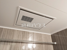 浴室換気乾燥機　【アイムふじみ野タワー東館】雨天時の洗濯物や浴室内のカビ防止としても活躍する浴室換気乾燥機
