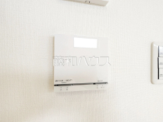 2号棟　床暖房リモコン　【三鷹市中原２丁目】リビングに床暖房があるので足元ぽかぽか、家族の集まる空間を暖めます。