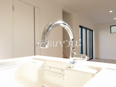 浄水器一体型水栓　【小平市小川町１丁目】 いつでもおいしいお水が飲める浄水器一体型水栓も完備 