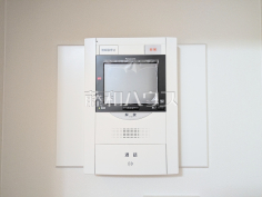 防犯に役立つTVモニター付インターフォン　【日神パレステージ国領】訪問者がわかるTVモニター付インターホンは、お子様のお留守番にも活躍するかも？！