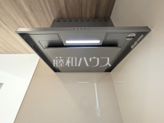 レンジフード　【八王子市北野台１丁目】お手入れのしやすいレンジフードは見た目もスッキリしていて、料理時の油煙やニオイを効率的に外に出せます。