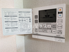 2号棟　床暖房リモコン　【日野市神明３丁目】埃を巻き上げにくく、心地よい温かさで快適に過ごせる床暖房
