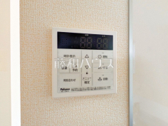浴室給湯リモコン追焚機能付で時間差入浴もOK 