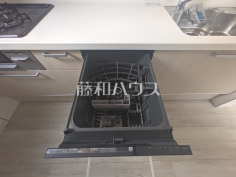 食器洗浄乾燥機　【日野市平山２丁目】 後片付けの手間を削減し、趣味の時間や家族との時間を増やせる食器洗い乾燥機を標準装備 