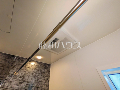2号棟　浴室乾燥機　【武蔵村山市三ツ藤１丁目】雨の日の強い味方！浴室換気乾燥機付きユニットバスで洗濯物が乾かせます。