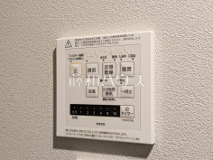 浴室換気乾燥機リモコン　【 ライオンズマンション朝霞本町第二】雨の日の強い味方！浴室換気乾燥機付きユニットバスで洗濯物が乾かせます。
