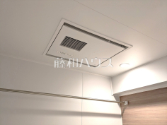 浴室換気乾燥機　【 ライオンズマンション朝霞本町第二】雨天時の洗濯物や浴室内のカビ防止としても活躍する浴室換気乾燥機
