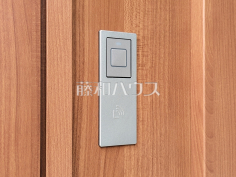 1号棟　スマートキー　【新座市栄２丁目】施錠開錠は便利なスマートキー採用！