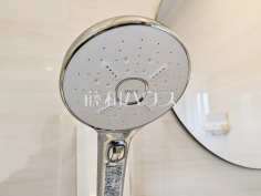 スイッチ付シャワーヘッド　【日野市万願寺２丁目】浴室のシャワーは手元で止水ができるスイッチ付シャワーヘッドにより、さらに節水効果がアップします。