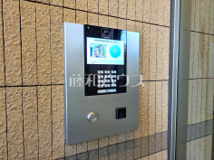 安心のオートロック付きマンション　安心のオートロック付きマンション。日々の安全を守ります。