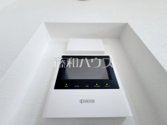 家庭用蓄電システム　【練馬区桜台１丁目】太陽光発電の発電状況や蓄電池の充放電状態を表示します。