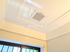 浴室換気乾燥機幼い子供がいると汚れものが多く、いつでも洗濯物を干せるのが嬉しい浴室換気乾燥機！