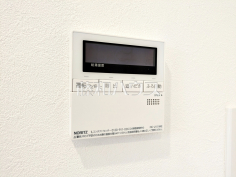 浴室給湯リモコン　【ステイツ花小金井ヴェルパセオ】追焚き機能付きなので、生活時間の違う家族に便利です。