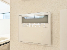 給湯器リモコン　【小金井市中町４丁目】追焚き機能付きなので、生活時間の違う家族に便利です。
