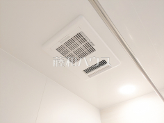 浴室乾燥機　【板橋区赤塚７丁目】雨の日の強い味方！浴室換気乾燥機付きユニットバスで洗濯物が乾かせます。