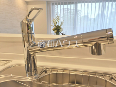 浄水器一体型水栓　【プレシス多摩永山レヴィエ】浄水器一体型水栓で、いつでも手軽においしい水を。料理や飲み水にも便利で、毎日の暮らしを快適にします。