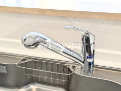 浄水器一体型水栓　【朝霞市宮戸４丁目】いつでもおいしいお水が飲める浄水器一体型水栓も完備 
