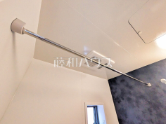 浴室乾燥機(浴室内上部)雨の日の強い味方！浴室換気乾燥機付きユニットバスで洗濯物が乾かせます