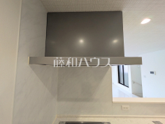 レンジフード　【練馬区南大泉４丁目】お手入れのしやすいレンジフードは見た目もスッキリしていて、料理時の油煙やニオイを効率的に外に出せます。