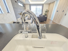 浄水器一体型水栓　【東大和市南街６丁目】 いつでもおいしいお水が飲める浄水器一体型水栓も完備 