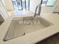 浄水器一体型水栓　【狛江市猪方２丁目】いつでもおいしいお水が飲める浄水器一体型水栓も完備 
