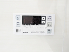 給湯器　【稲城パークホームズ】追焚き機能付きなので、生活時間の違う家族に便利です。