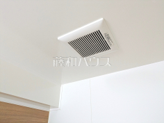 浴室換気乾燥機
　【ザ・ステイツ志木アーバンヒルズ】雨の日の強い味方！浴室換気乾燥機付きユニットバスで洗濯物が乾かせます。
