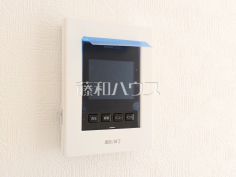 1号棟　防犯に役立つTVモニター付インターフォン　【和光市下新倉４丁目】訪問者がわかるTVモニター付インターホンは、お子様のお留守番にも活躍するかも？！