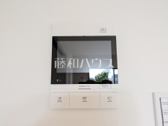 防犯設備　【セルテシティオ世田谷烏山】訪問者がわかるTVモニター付インターホンは、お子様のお留守番にも活躍するかも？！