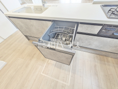 食器洗浄乾燥機　【西東京市南町１丁目】食後の片付けもラクに、毎日の家事を時短できるようキッチンに食洗機を内蔵しました。