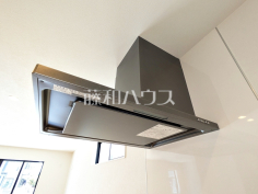 レンジフード　【立川市柏町２丁目】お手入れのしやすいレンジフードは見た目もスッキリしていて、料理時の油煙やニオイを効率的に外に出せます。