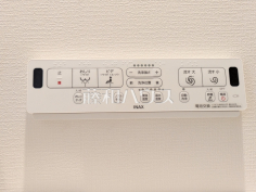 ウォシュレットスイッチ　【西原町字小那覇】温水洗浄機能付きトイレで清潔にご使用いただけます。 