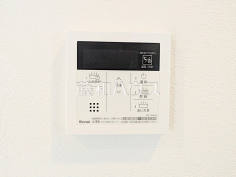 給湯機　【レクセルマンション府中】追焚き機能付きなので、生活時間の違う家族に便利です。