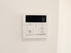 給湯器　【ルネ調布国領モア・クレスト】給湯機追焚き機能付きなので、生活時間の違う家族に便利です。