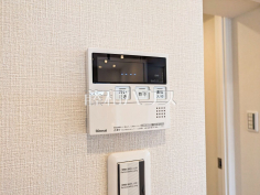給湯器リモコン　【グランドハイム保谷】自動お湯張りや追いだき機能など、充実したバスタイムをサポートする設備が整っています。温度調節もボタンひとつで簡単です。