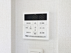 浴室給湯リモコン　【志木市下宗岡４丁目】追焚き機能付きなので、生活時間の違う家族に便利です。