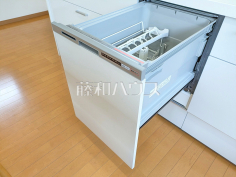 食器洗浄乾燥機　【東村山市萩山町１丁目】食洗機は水仕事を軽減するとともに、手洗いに比べ節水効果も期待できます。