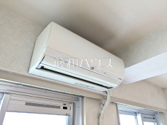 エアコン　【シーアイハイツ和光　B号棟】夏も冬も快適な室温で過ごせるエアコン設置
